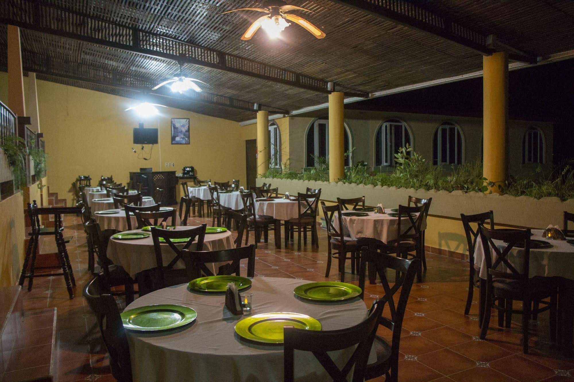 Hotel Ribiera Del Lago Peten Itza San Roman Dış mekan fotoğraf